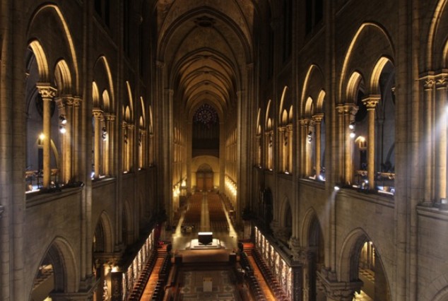 Notre Dame sostituire 400 luci a LED